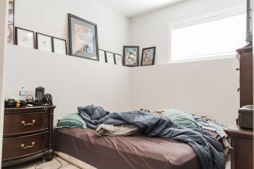 9514 112, Clairmont, AB - Indoor Photo Showing Bedroom
