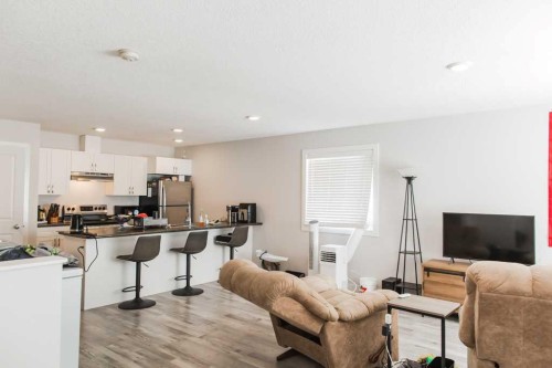 9514 112, Clairmont, AB - Indoor Photo Showing Kitchen