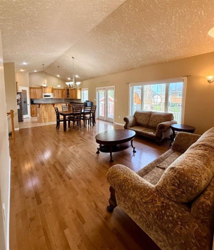 11106 107 Ave, La Crete, AB - Indoor Photo Showing Living Room