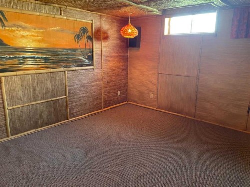 908 6 Avenue, Hines Creek, AB - Indoor Photo Showing Other Room