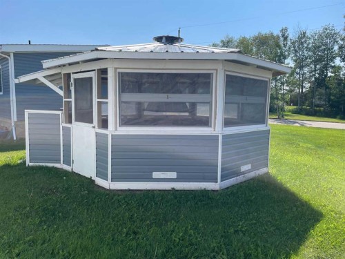 908 6 Avenue, Hines Creek, AB - Outdoor