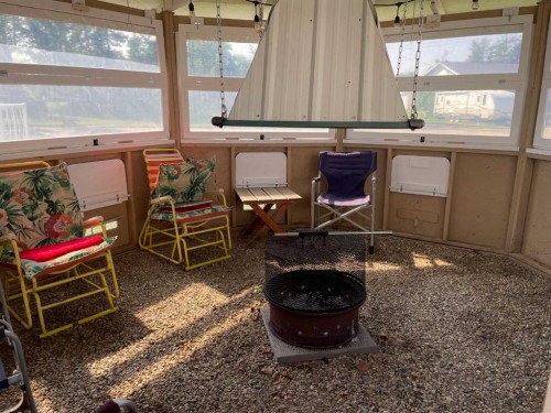 908 6 Avenue, Hines Creek, AB - Indoor