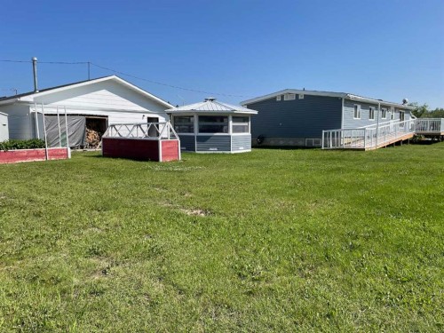 908 6 Avenue, Hines Creek, AB - Outdoor