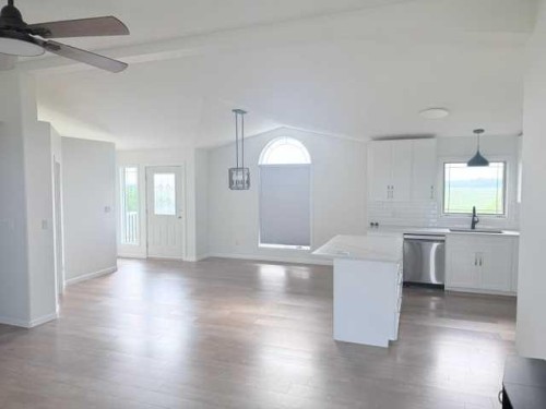 861023 Rr 214, Rural Northern Lights, County Of, AB - Indoor Photo Showing Kitchen