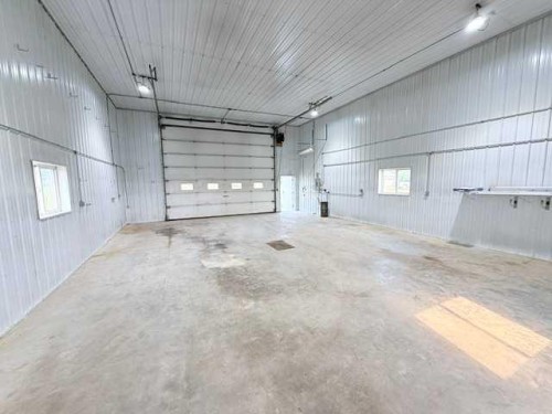 861023 Rr 214, Rural Northern Lights, County Of, AB - Indoor Photo Showing Garage