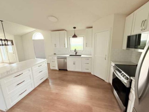 861023 Rr 214, Rural Northern Lights, County Of, AB - Indoor Photo Showing Kitchen With Upgraded Kitchen
