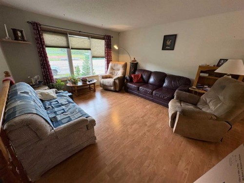 10313 89 Street, Peace River, AB - Indoor Photo Showing Living Room