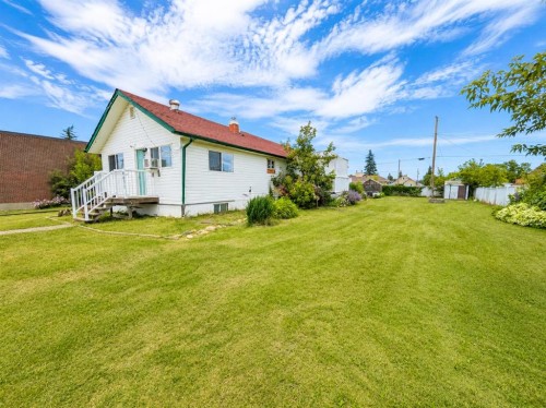 4631 50 Street, Rycroft, AB - Outdoor