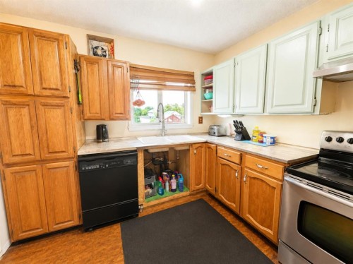 4631 50 Street, Rycroft, AB - Indoor Photo Showing Kitchen