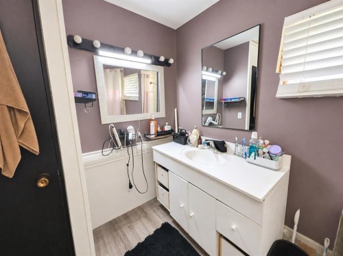 4631 50 Street, Rycroft, AB - Indoor Photo Showing Bathroom