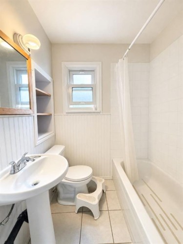 4653 55Th Avenue, High Prairie, AB - Indoor Photo Showing Bathroom