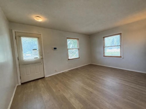 4653 55Th Avenue, High Prairie, AB - Indoor Photo Showing Other Room