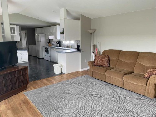 10405 100 Street, Fairview, AB - Indoor
