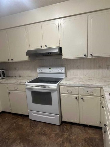 4805 55 Avenue, Valleyview, AB - Indoor Photo Showing Kitchen