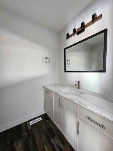 9215 94A Avenue, Wembley, AB - Indoor Photo Showing Bathroom