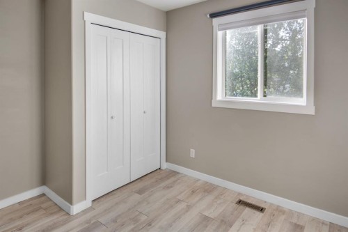 102 Pinnacle Crescent, Grande Prairie, AB - Indoor Photo Showing Other Room