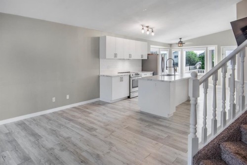 102 Pinnacle Crescent, Grande Prairie, AB - Indoor Photo Showing Kitchen