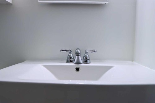 4812 53 Avenue, Valleyview, AB - Indoor Photo Showing Bathroom