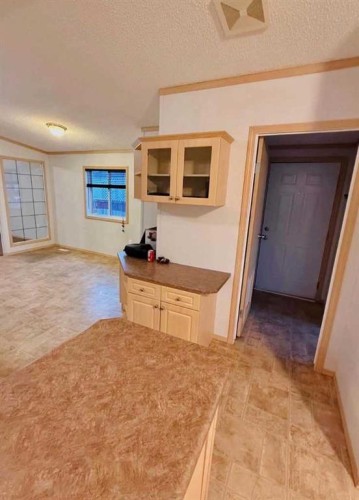 32 Dragonfly Crescent, High Level, AB - Indoor Photo Showing Other Room