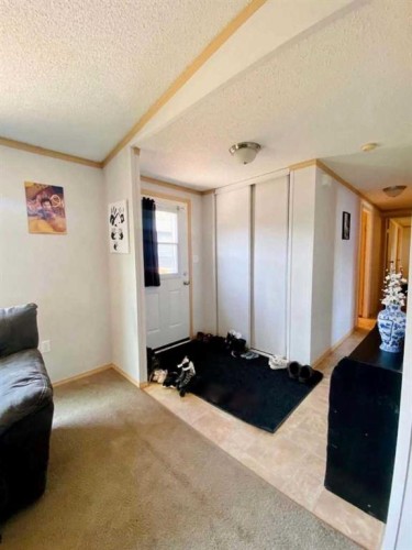 32 Dragonfly Crescent, High Level, AB - Indoor Photo Showing Other Room