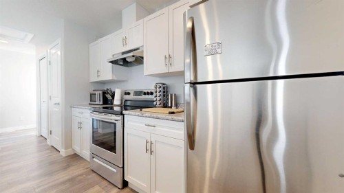 9517 113 Avenue, Clairmont, AB - Indoor Photo Showing Kitchen With Upgraded Kitchen