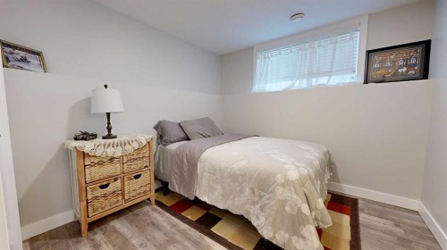 9517 113 Avenue, Clairmont, AB - Indoor Photo Showing Bedroom