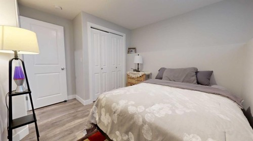 9517 113 Avenue, Clairmont, AB - Indoor Photo Showing Bedroom
