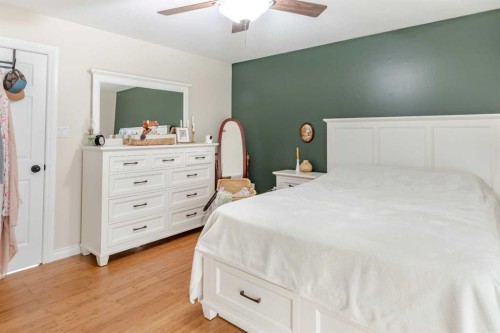 10602 101 Ave, Hythe, AB - Indoor Photo Showing Bedroom