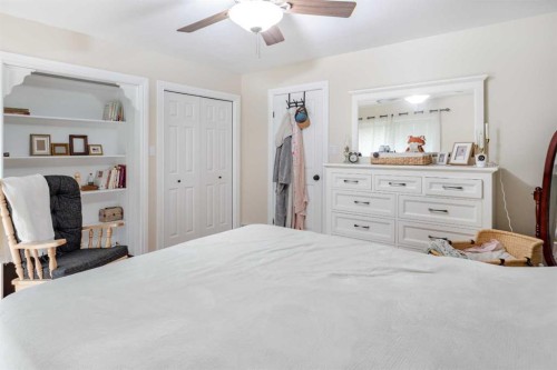 10602 101 Ave, Hythe, AB - Indoor Photo Showing Bedroom