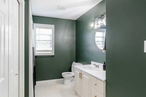 10602 101 Ave, Hythe, AB - Indoor Photo Showing Bathroom