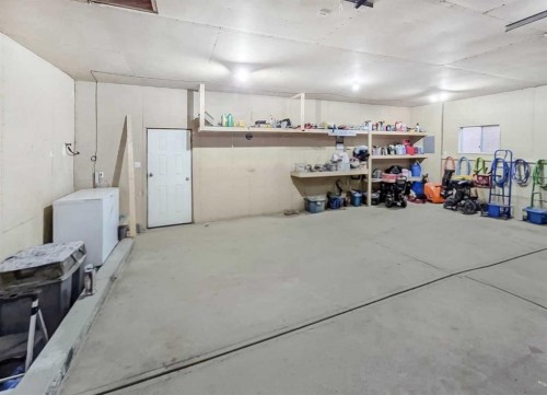 10602 101 Ave, Hythe, AB - Indoor Photo Showing Garage