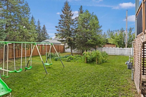 10602 101 Ave, Hythe, AB - Outdoor With Backyard