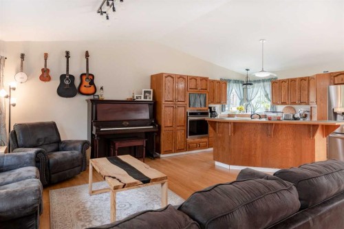 10602 101 Ave, Hythe, AB - Indoor