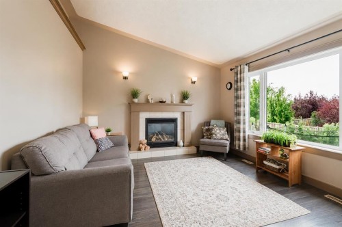 10926 60 Avenue, Grande Prairie, AB - Indoor Photo Showing Living Room With Fireplace