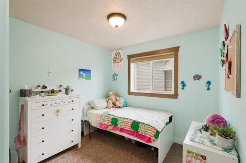 10926 60 Avenue, Grande Prairie, AB - Indoor Photo Showing Bedroom