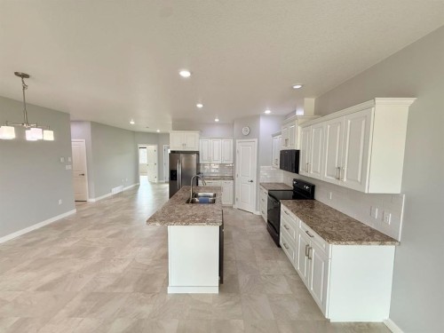 9904 111 Street Unit 4, La Crete, AB - Indoor Photo Showing Kitchen