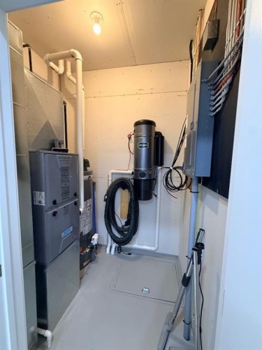 9904 111 Street Unit 4, La Crete, AB - Indoor