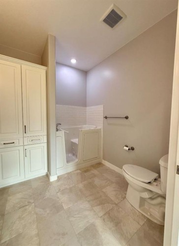 9904 111 Street Unit 4, La Crete, AB - Indoor Photo Showing Bathroom