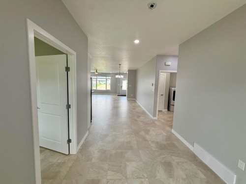 9904 111 Street Unit 4, La Crete, AB - Indoor Photo Showing Other Room