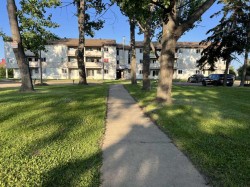 201-5117 44 Street  High Prairie, AB T0G 1E0