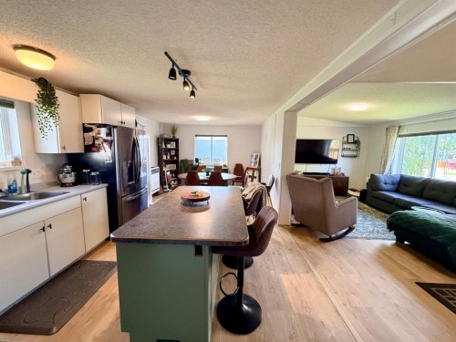 10629 101 Ave, La Crete, AB - Indoor Photo Showing Kitchen With Double Sink