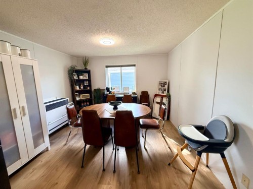 10629 101 Ave, La Crete, AB - Indoor Photo Showing Dining Room
