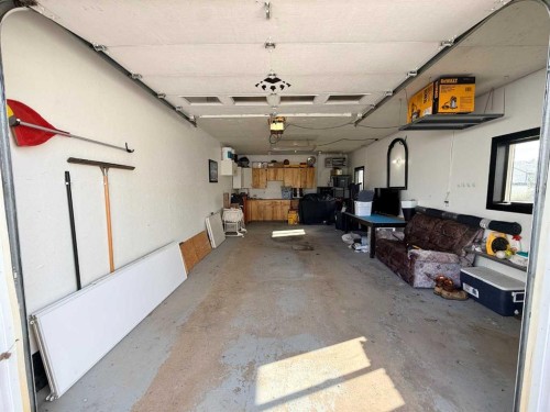 10629 101 Ave, La Crete, AB - Indoor Photo Showing Garage