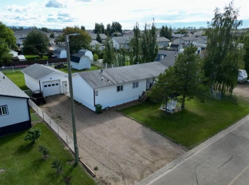 10629 101 Ave, La Crete, AB - Outdoor