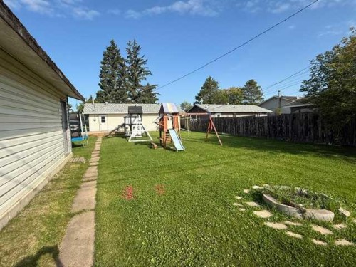 10205 103 Street, High Level, AB - Outdoor