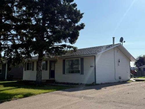 10205 103 Street, High Level, AB - Outdoor