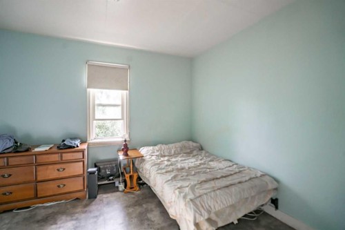 9702 100 Ave, Nampa, AB - Indoor Photo Showing Bedroom