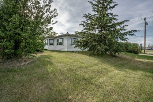 9702 100 Ave, Nampa, AB - Outdoor