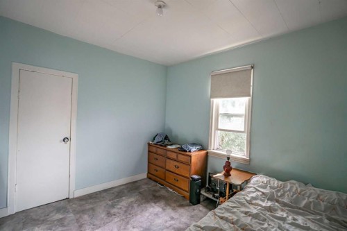 9702 100 Ave, Nampa, AB - Indoor Photo Showing Bedroom