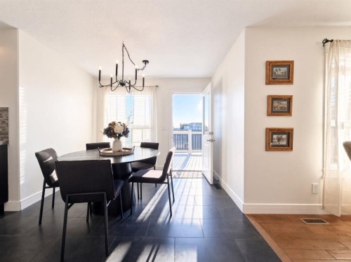 9010 Willow Drive, Grande Prairie, AB - Indoor Photo Showing Dining Room